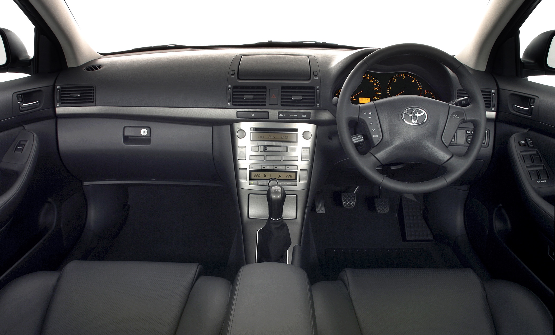 Торпеда авенсис. Toyota Avensis 2006 Торпедо. Toyota Avensis 2007 Interior. Toyota Avensis 250 Торпедо. Toyota Avensis 2007 салон.