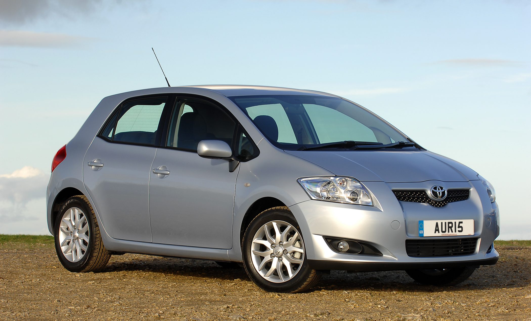 Used Toyota Auris 2007-2012 review