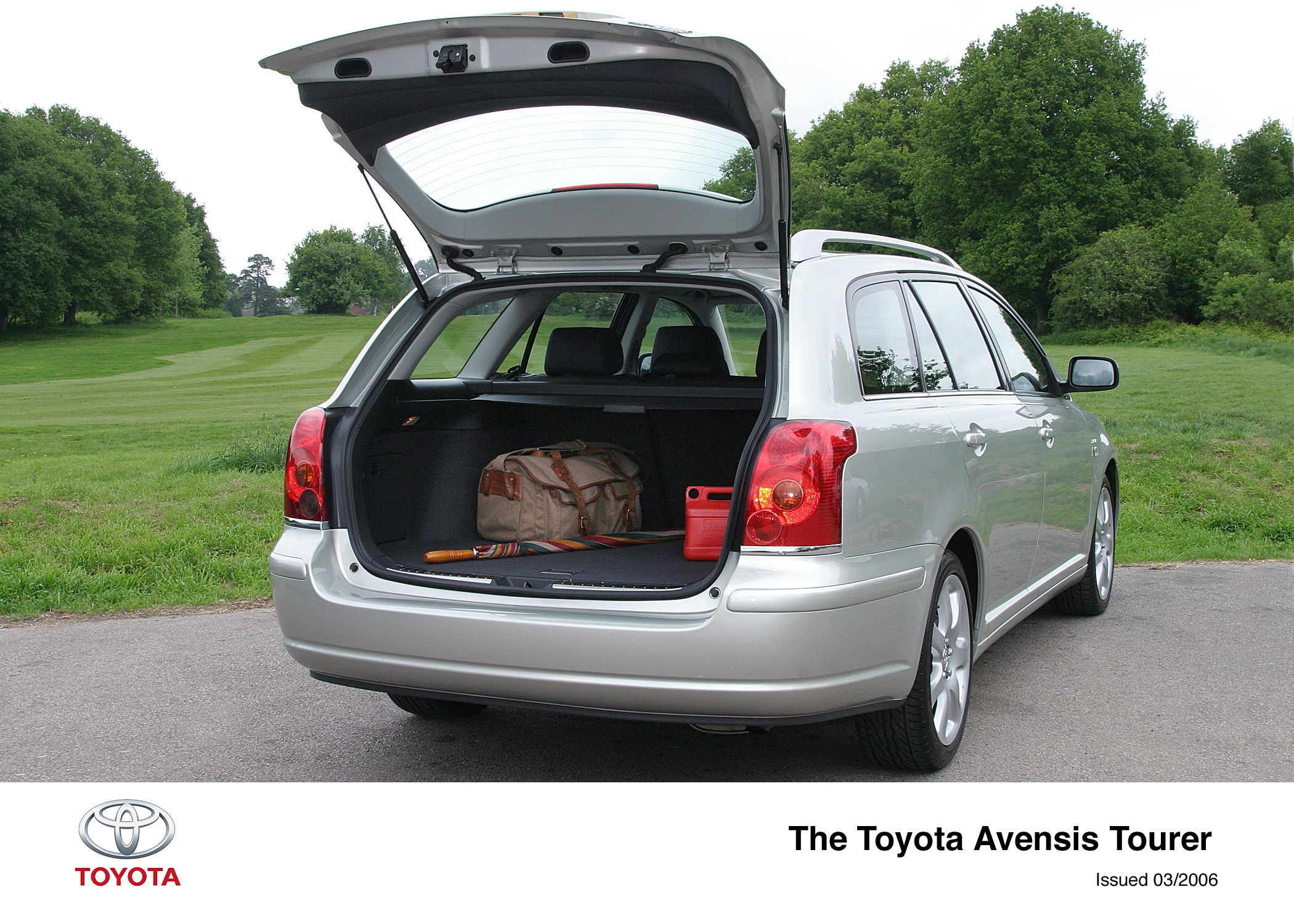 Машины бу универсалы. Toyota Avensis 2 универсал. Универсал Тойота Авенсис 2008 багажник. Toyota Avensis Universal с багажником 2007. Toyota Avensis 2008 универсал багажник.