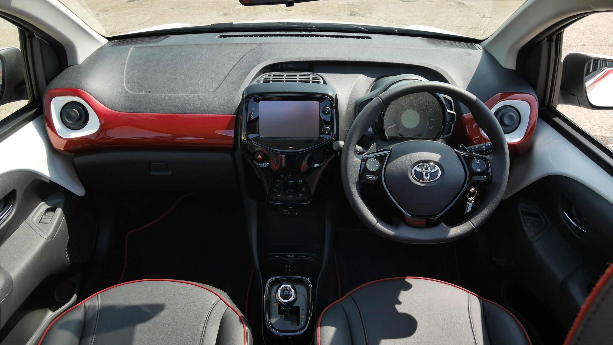 Toyota Aygo Ready For Summer with New Limited Edition x-claim - Toyota ...