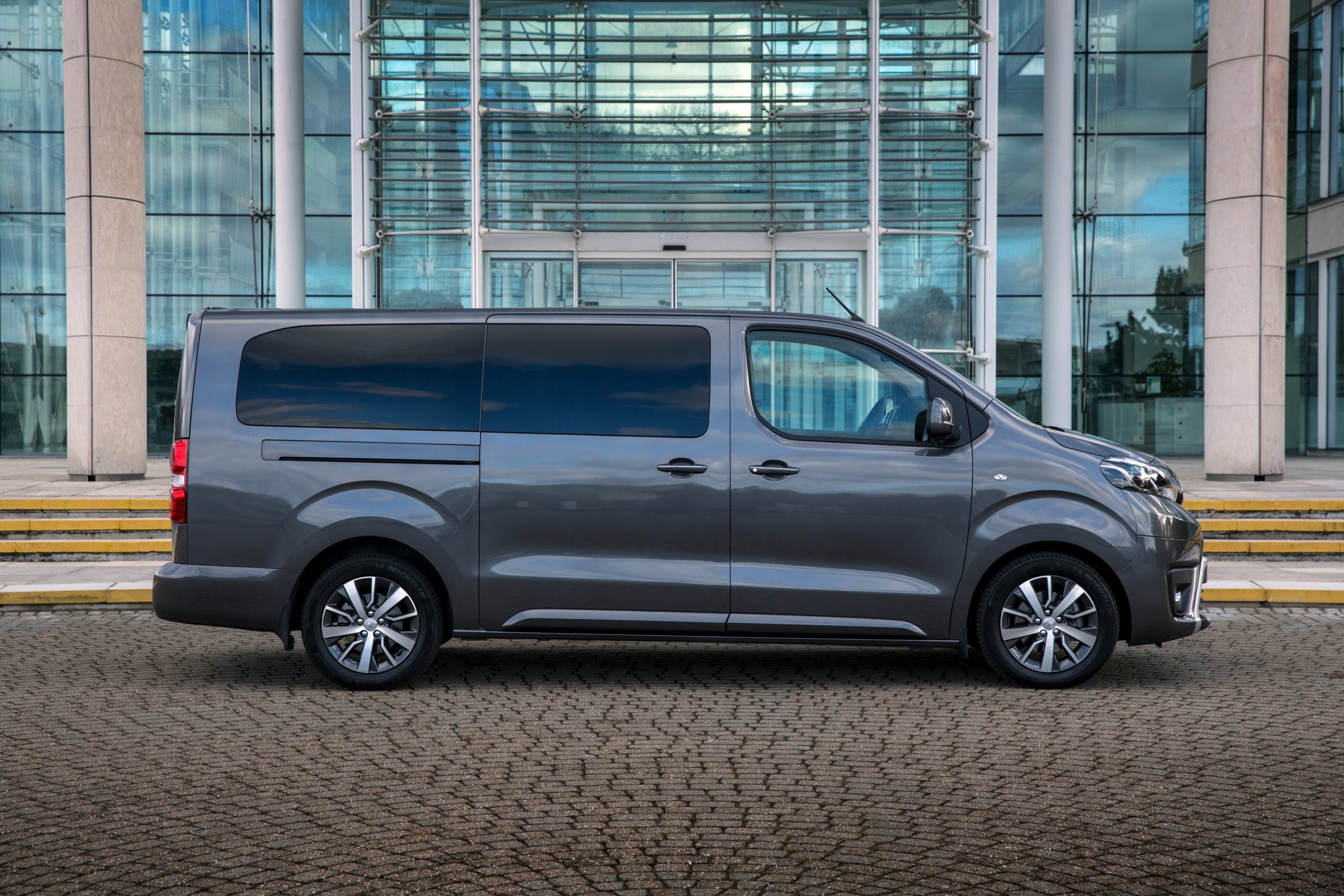 Toyota Proace Verso VIP Static (2018 - Current) - Toyota Media Site