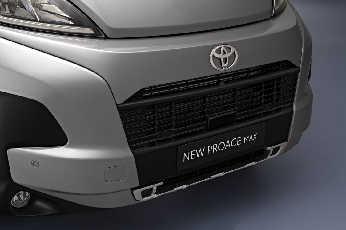 Proace Max