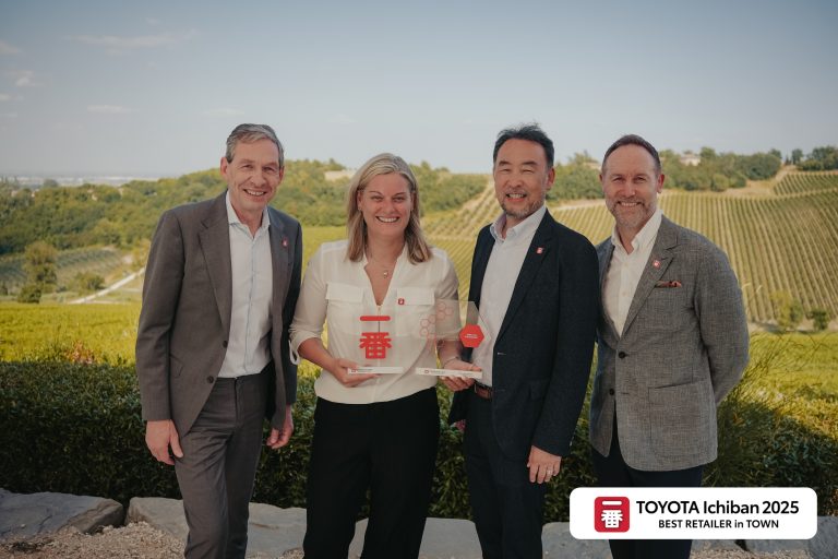 Kirsteen McGuire, Sales Director for Toyota Helensburgh is pictured here (second left) receiving the Ichiban Award - Small Centre