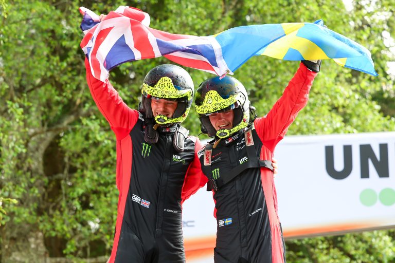 Elliott Edmondson, Oliver Solberg