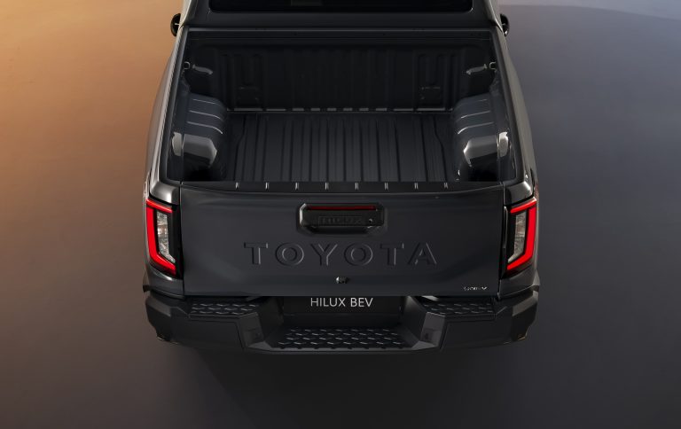 Toyota Hilux BEV