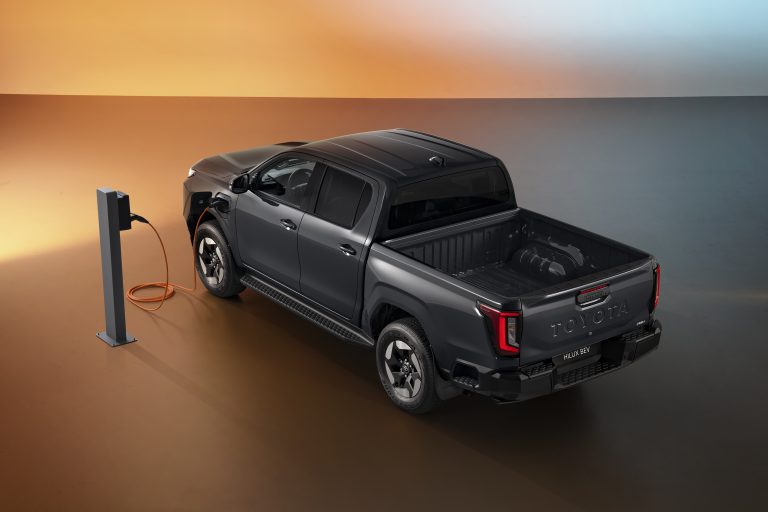 Toyota Hilux BEV