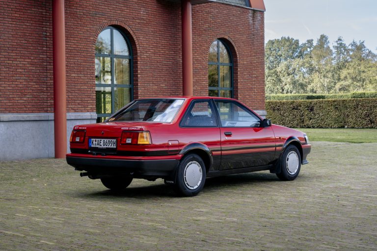 E86