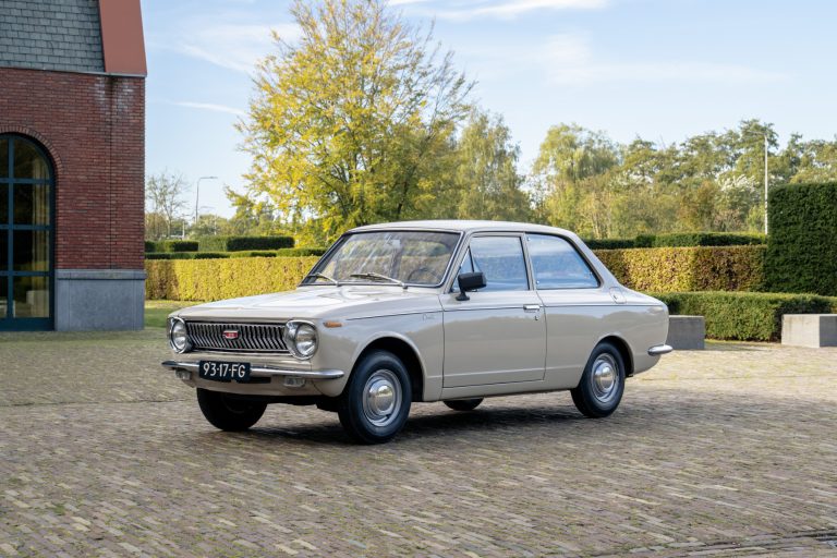 E10
