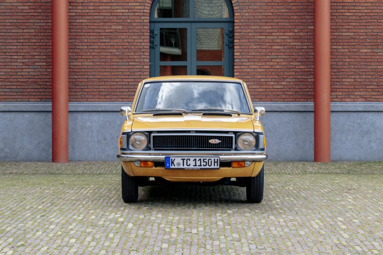 E25