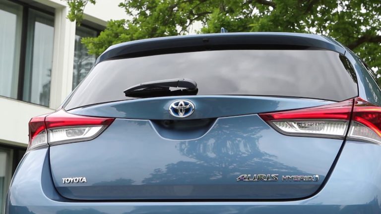 New Toyota Auris Debuts Brand's New Dual Hybrid Strategy